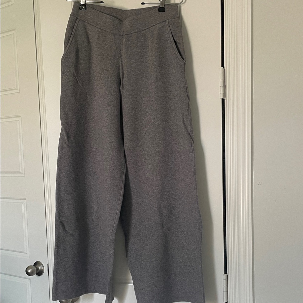 Banana Republic Women's Gray Straight Leg Knit Pants